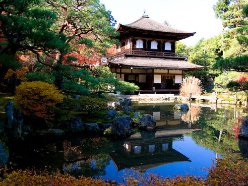 osakadreaming:  Sightseeing guide - Kyoto Ginkaku-ji (a world heritage) by takay on Flickr.