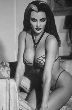 vintagehotmagazine:  Yvonne De Carlo