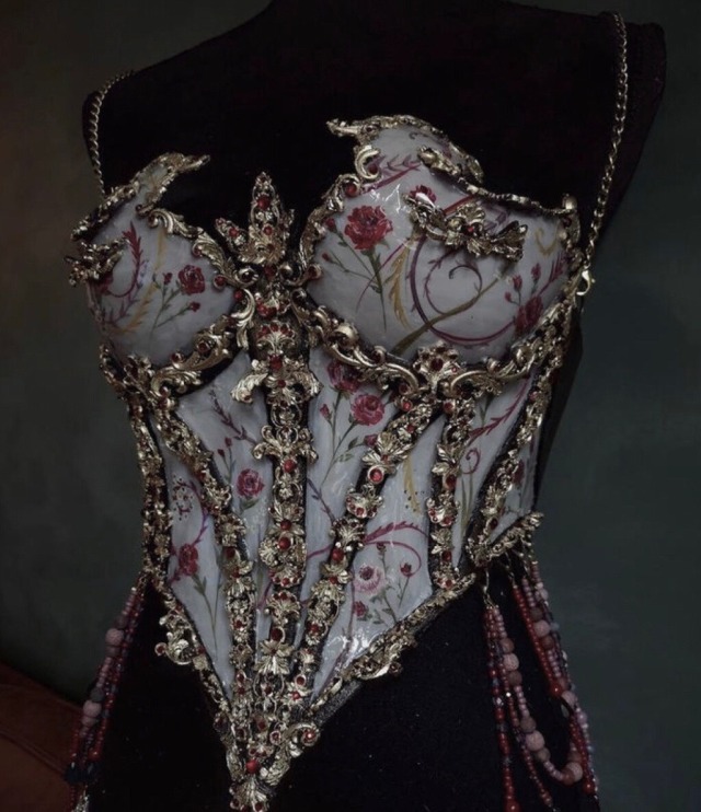 rosehaunt:I’d wear these baroque porcelain corsets in battle 🗡  