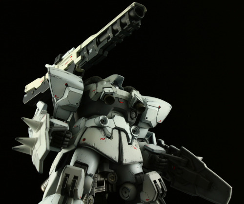 ani-plamo:  1/144 HGBFT Dom R35 Customby komonoya - [blog]