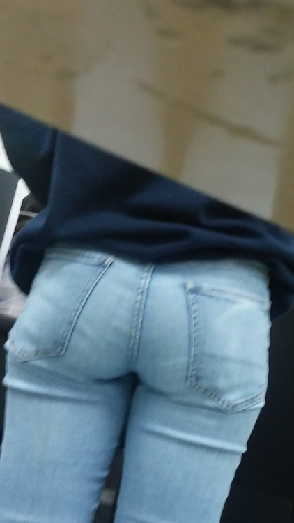 school-voyeur: Some more very nice ass