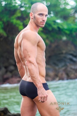 aronikswim:  Aronik Swimwear aronikswim Exalted Collection www.aronikswim.com  Photo by ejlphgphy