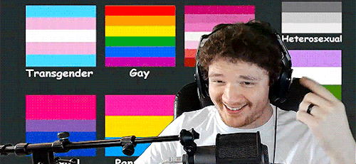 captainchilly: Jeremy: My God the heterosexual flag is boring.