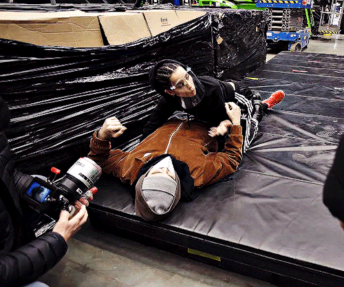 r-pattinson:  ✧ Robert Pattinson and Zoë KravitzTHE BATMAN (2022) ━ Behind The