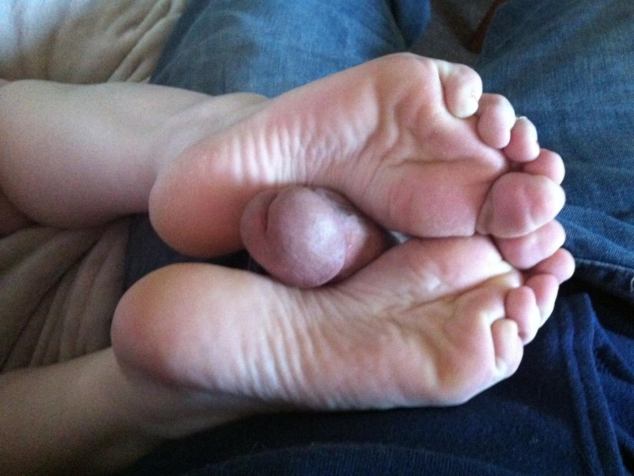 hersoles:  Her size 6.5 feet aim to please!