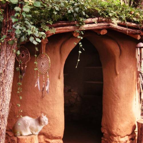 voiceofnature: The dreamy cob house of artist and authorKatherine Wyvern 