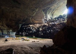 atlasobscura:  Vietnam’s Massive Cave Now Open For Tours!  No one had seen anything like Son Doong cave until 1991, when a man named Ho Khanh happened upon its entrance in the Vietnam jungle. Due to the sound of a roaring river and the sheer drop into