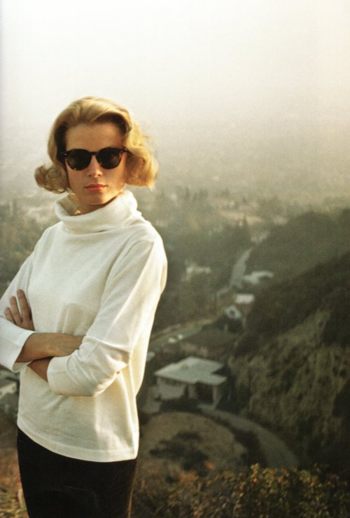 graceandfamily: Grace Kelly. Hollywood Hills portrait by Howell Conant, 1955.