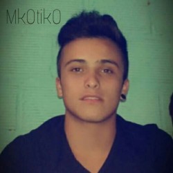 rds2994:  mk0tik0:  Jose M. 21 años argentino