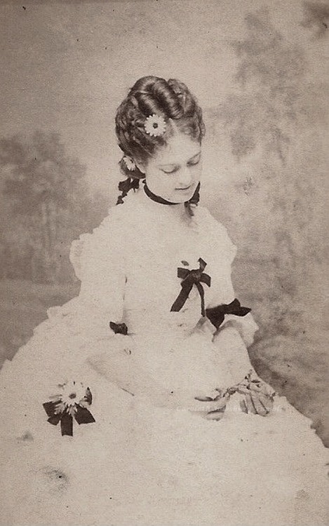 carolathhabsburg:  Mids 1870s