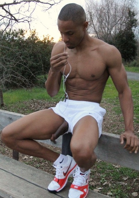 rabweho:Follow me and get hardhttp://www.rabweho.tumblr.com