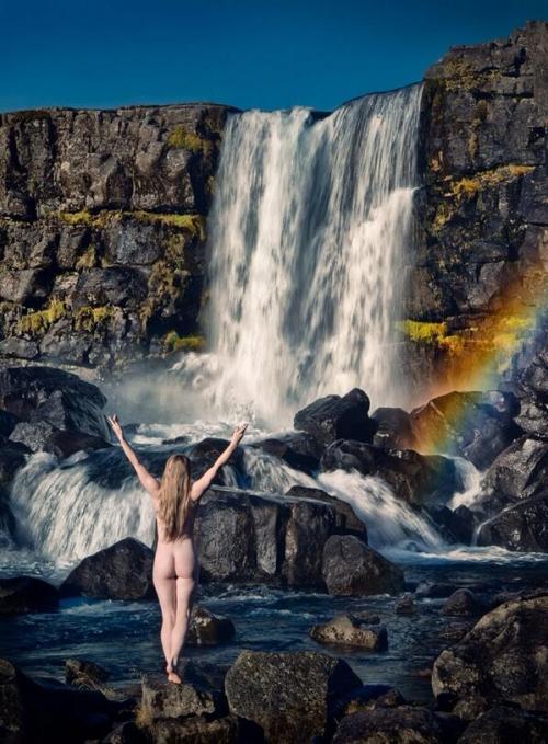 naturistevie:  How can anyone say they’d be bothered by this picture?!
