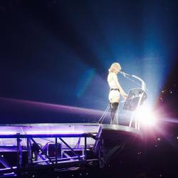 taylorswift:Playing ‘Love Story’ in Denver