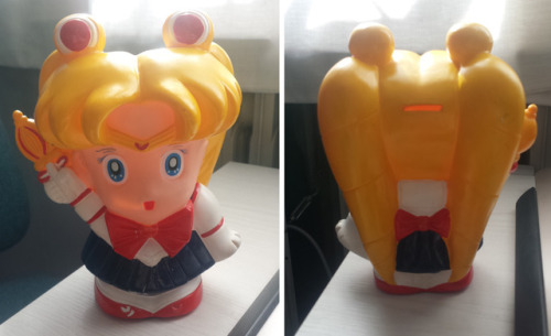 @sailormoonbootlegs I’ve found this SM Bootleg toys in an old box.The shape of the sceptre is.