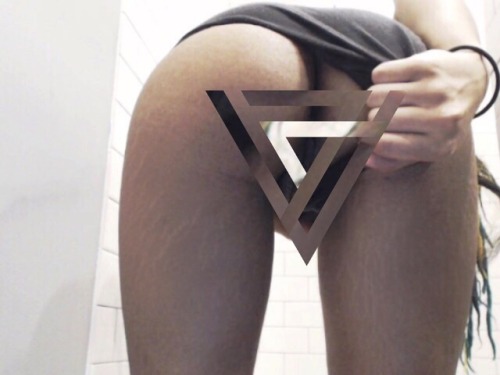 levanalenoir: dm or email to purchase my new photoset! ( levanalenoir@gmail.com )