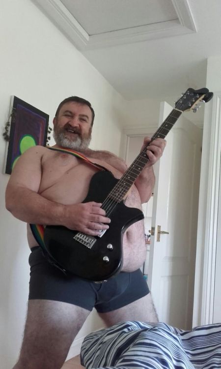 XXX big-gs-blog:  Big G rockin out on a Thusday photo