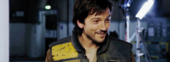 letdiegolunatouchjabbathehutt:New behind the scenes of Diego Luna and Felicity Jones