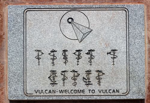 neithervulcannorhuman: corvidae30: - Vulcan, Alberta -   Vulcan is just about an hour south of 