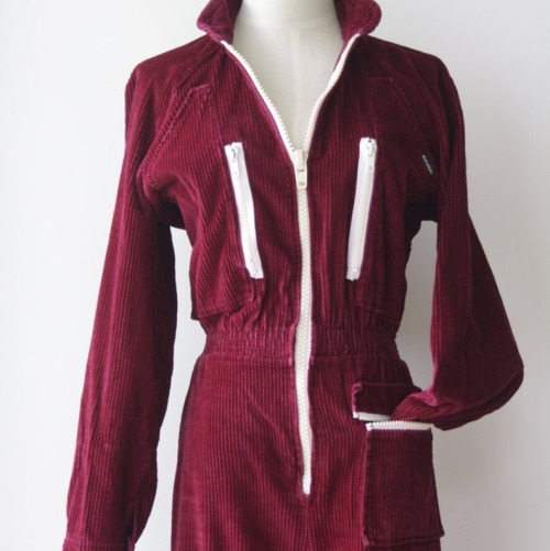 amazing 70s maroon corduroy jumpsuit(more information, more gold)