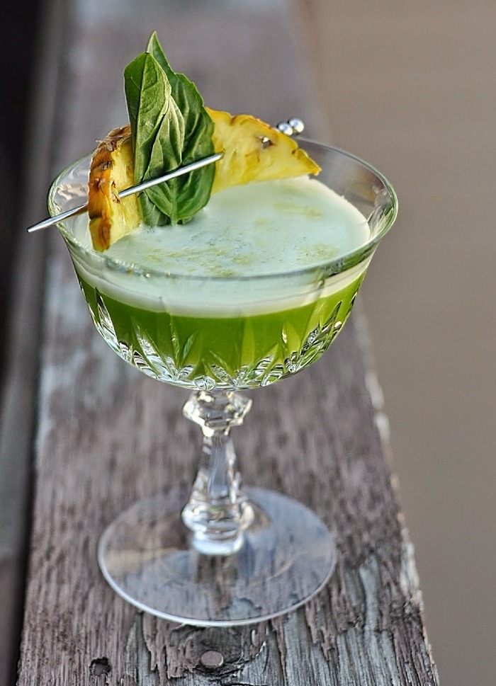 pictureperfectforyou:(via Fever Pitch Cocktail | 10th Kitchen)