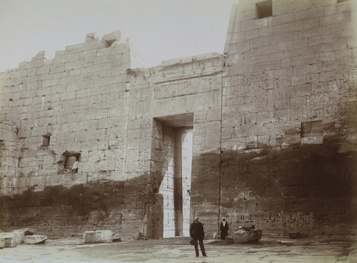 grandegyptianmuseum:  Tourist in the Temple of Ramesses III at Medinet Habu, 1900
