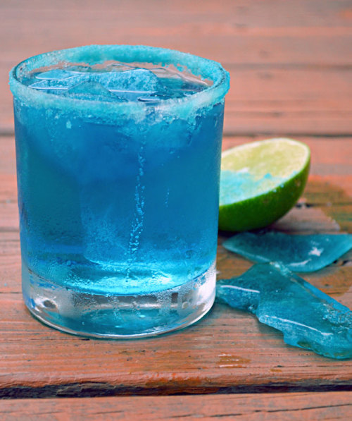 heisenbergchronicles:Breaking Bad Blue MargaritaIf you’re looking for drink inspiration for your pre
