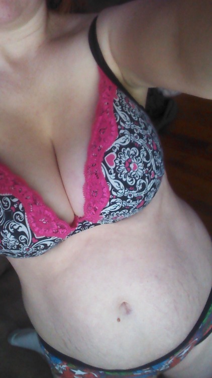 cherryredhead:  Mismatched is still pretty sexy😘