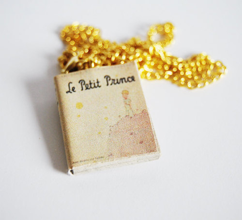 wordsnquotes:Miniature Book Necklaces by Violeta Hernando Showcase Vintage Book CoversMultidisciplin