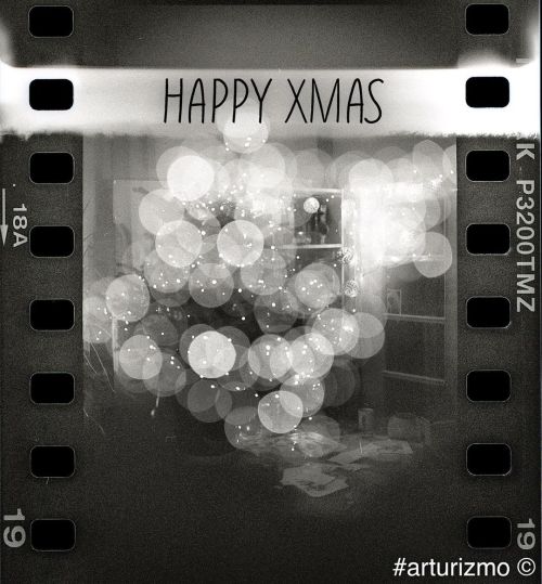 Happy Xmas ❄️ #analogphotography #filmphotography #filmnotdead #istillshootfilm #kodakp3200tmax #kod