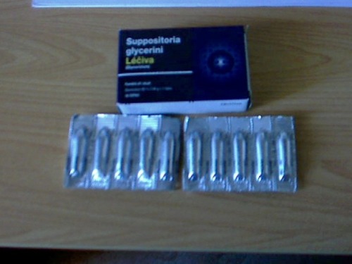 megasuppofan: who likes suppositories? Wer mag Zäpfchen?