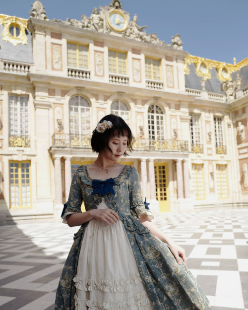 Last batch of my pictures at Versailles. The palace is so beautiful I’m still not over it. My 