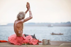 hinducosmos:Varanasi, India (via Instagram: shades_abhishek)