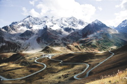 leebarguss:  Curves Route des Grandes Alpes