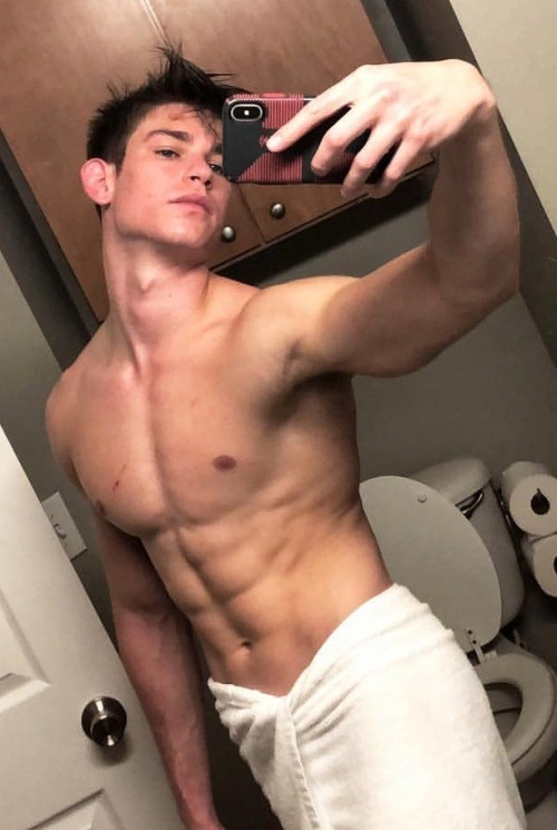 thehottestmenaround:  Dom Blanchard https://www.instagram.com/dom_blan/