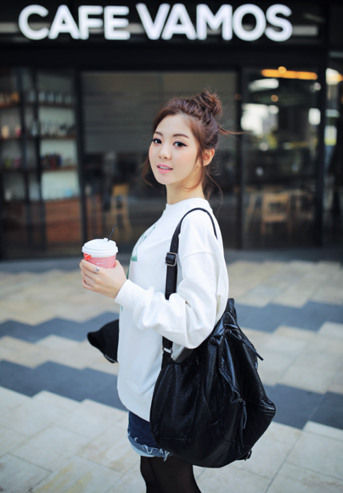 Lee Chae Eun - September 29, 2014 Set