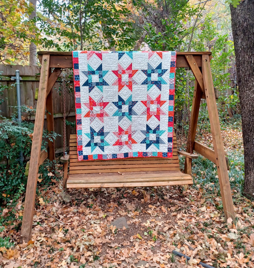 Finished quilt! Pattern: Quilty Stars from Quilty Love Got a new job at the start of October and thi