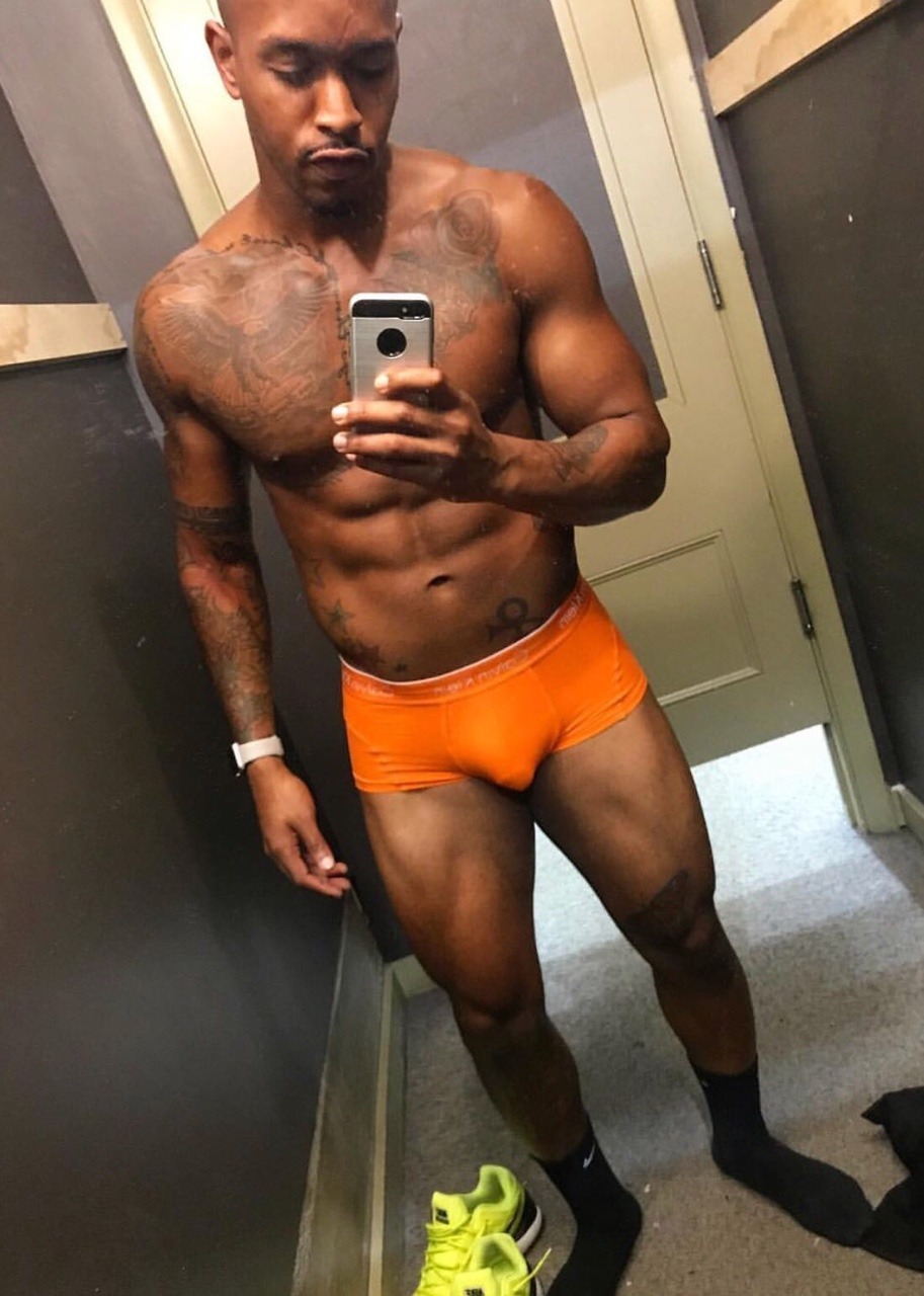 socksandskin:https://socksandskin.tumblr.com/
