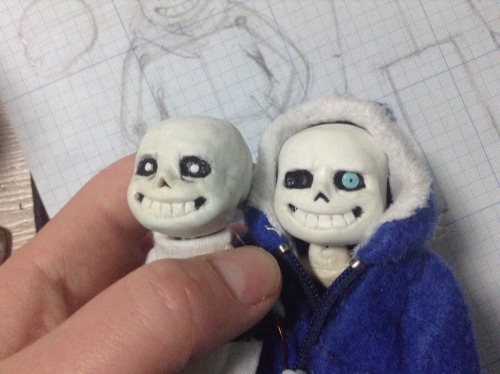 zhamkazhamka: Guess who’s getting a double~ I’m making a second pocket Sans! (￣▽￣) And this time 