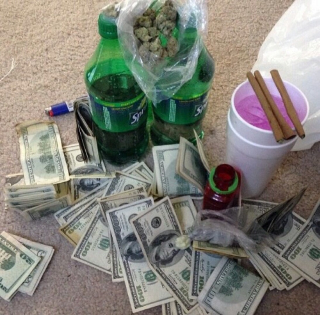 toxicmami:  vodkda:  .  $$$ 