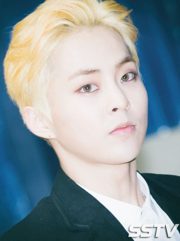 ♪My Little XIUMIN♪ — 170222 The 6th GAON CHART K-POP AWARDS. cr:SSTV
