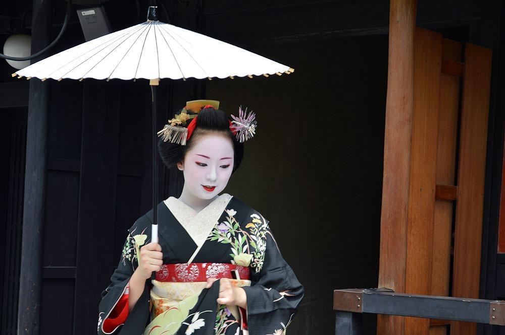 geisha-kai:  Hassaku 2014: maiko Mikako, a star of this year’s celebrations (SOURCE)
