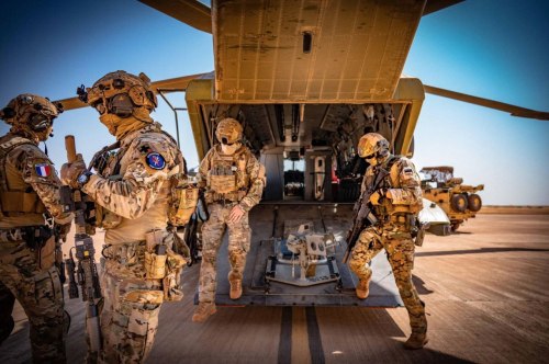 French 1st RPIMa and Estonian SOF in Mali.