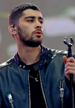 fuckyeahzarry:Zayn performs on stage during 102.7 KIIS FM’s 2016 Wango Tango at StubHub Center on Ma