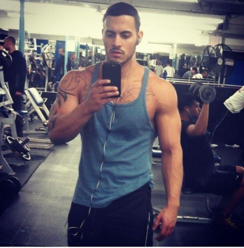 bxsexylatino:  Saury the sexiest man in NYC!!!