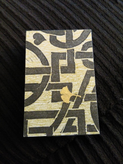 gokuma:  stayscrunchyeveninmilk:This is the coolest thing - a guy took a bunch of old cigarette vending machines and re-purposed them. Now you can buy tiny works of art from them! I got a lino print on a wood block, and an abstract painting of a flower.