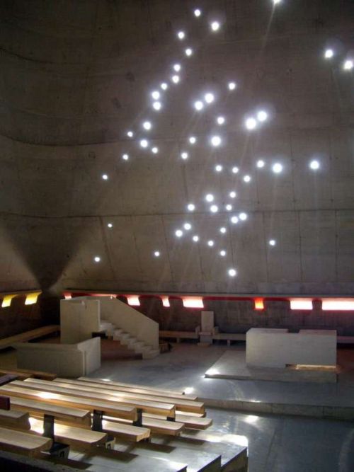  La iglesia de Saint-Pierre en Firminy,  Le Corbusier. 