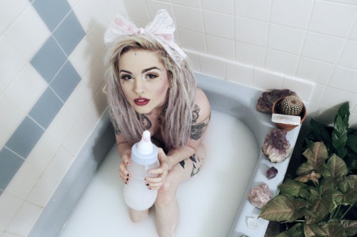 lunalorraine:  babygirl