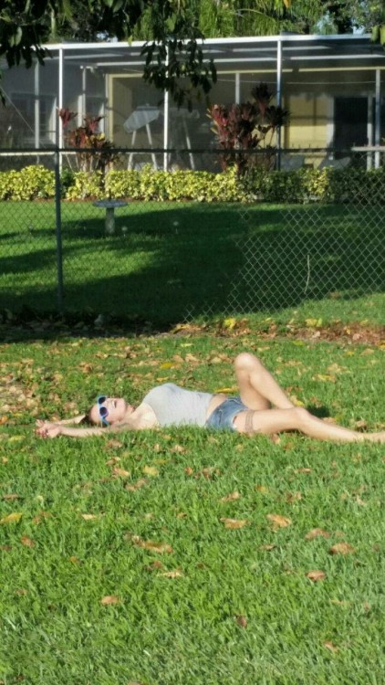dysfunctional-amateurs:  Lydia makes golfing look like an entirely different game 