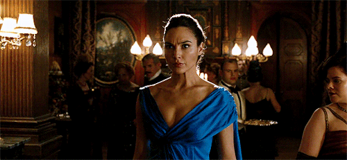 wondertrevnet: Now I see your attention is… elsewhere. Wonder Woman (2017) dir. Patty Jenkins