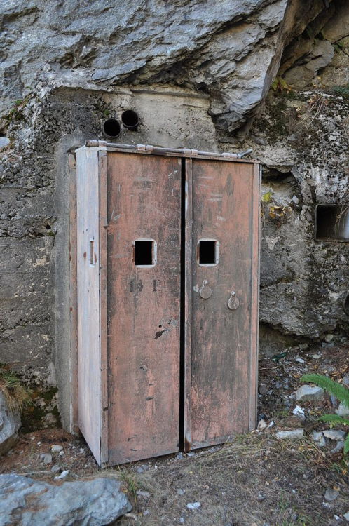 Entrance to batteria Sapelli, Monte Agnellino